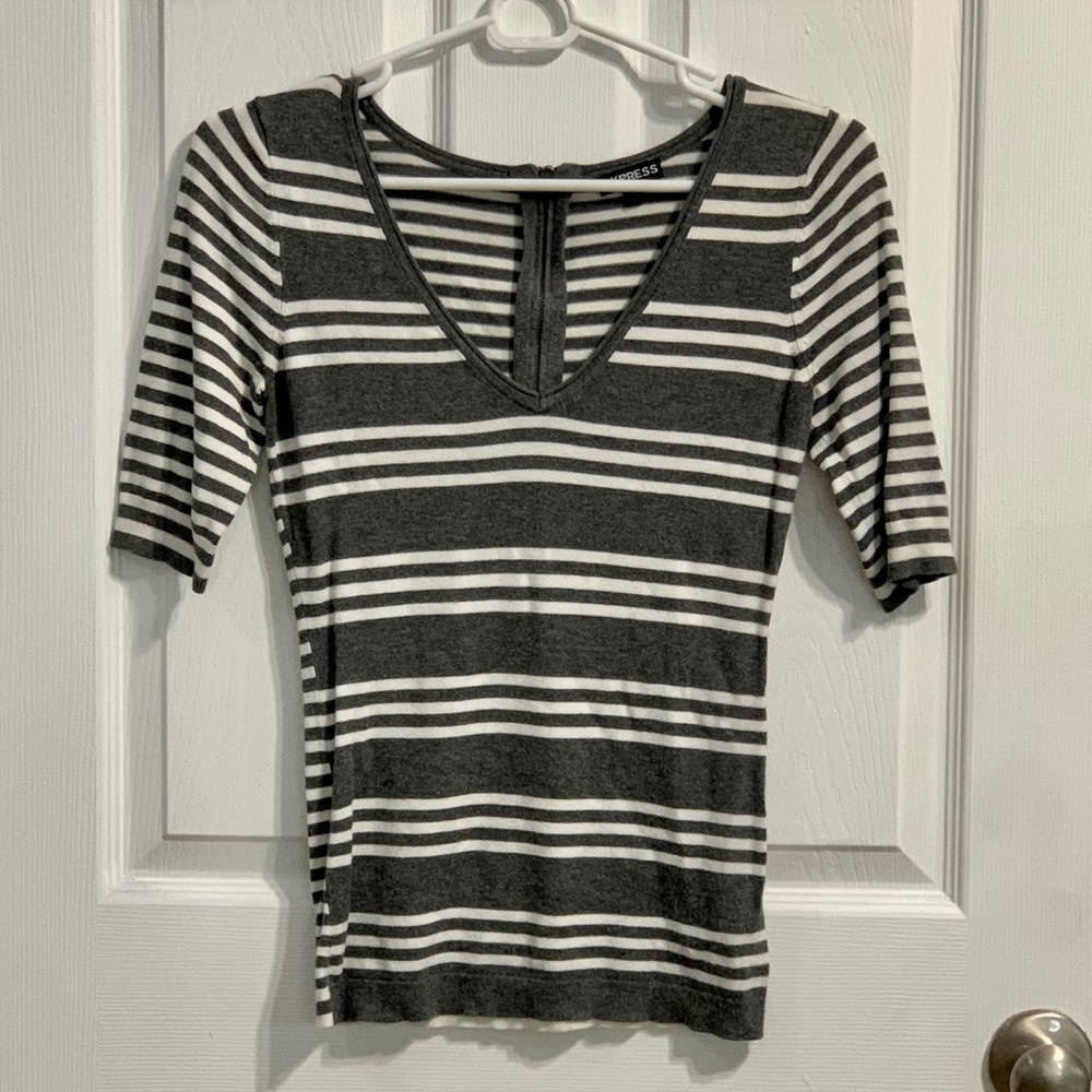 Express 3/4 Sleeve Top